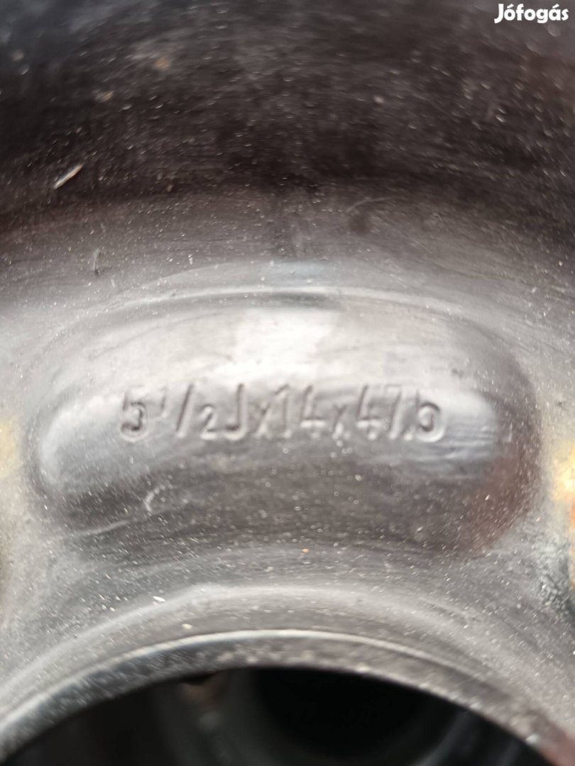 Ford Fusion téligumi 