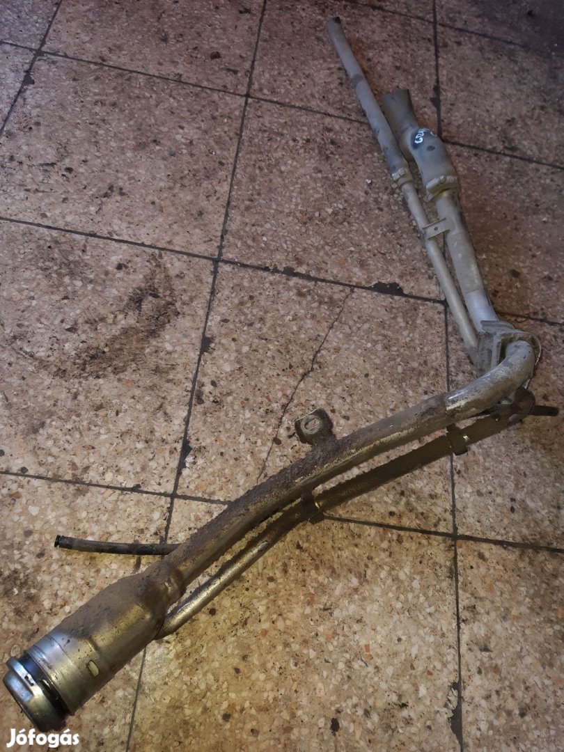 Ford Grand C-Max Üzemanyag Betöltő Cső