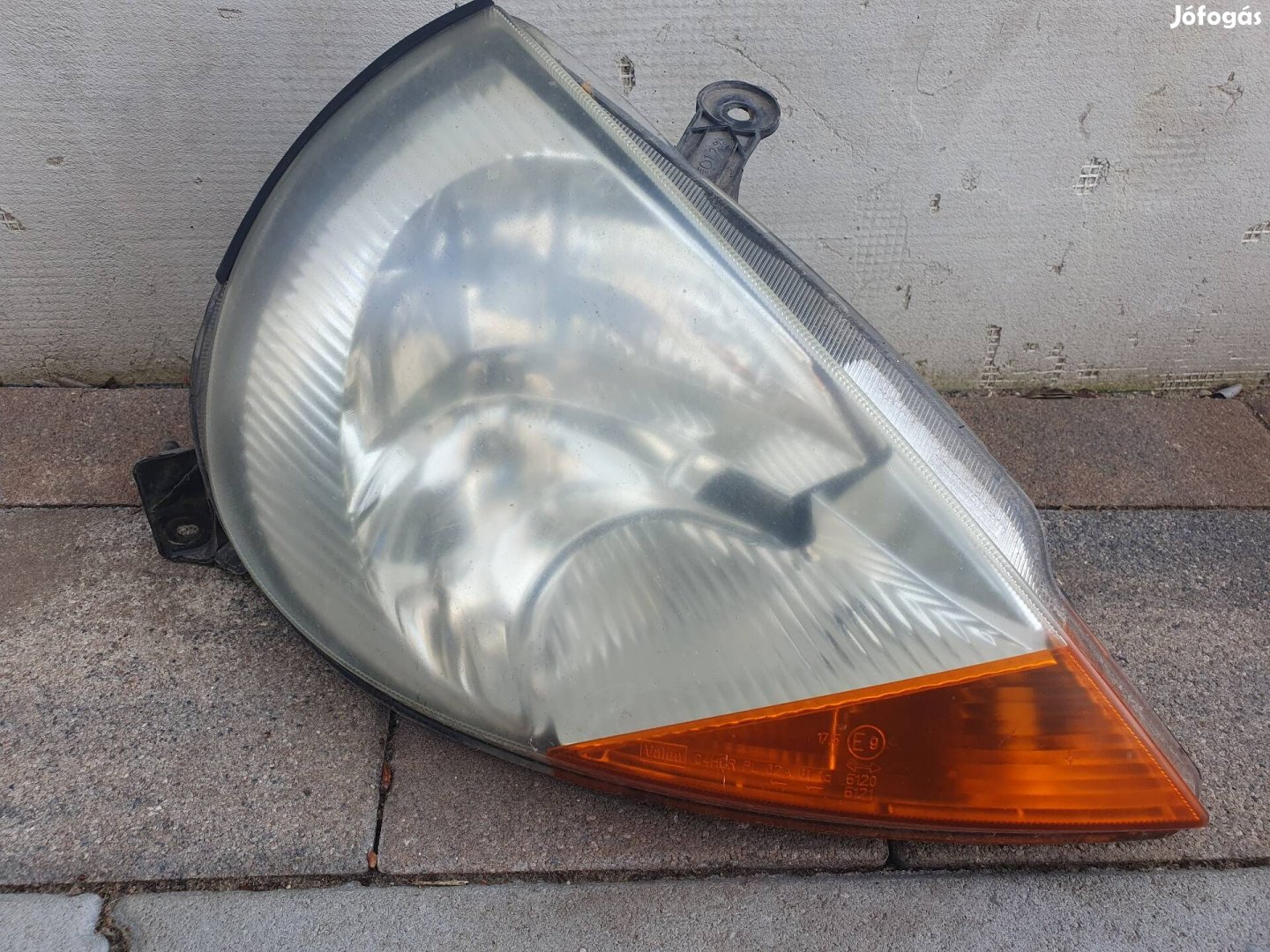 Ford Ka jobb első lámpa.
