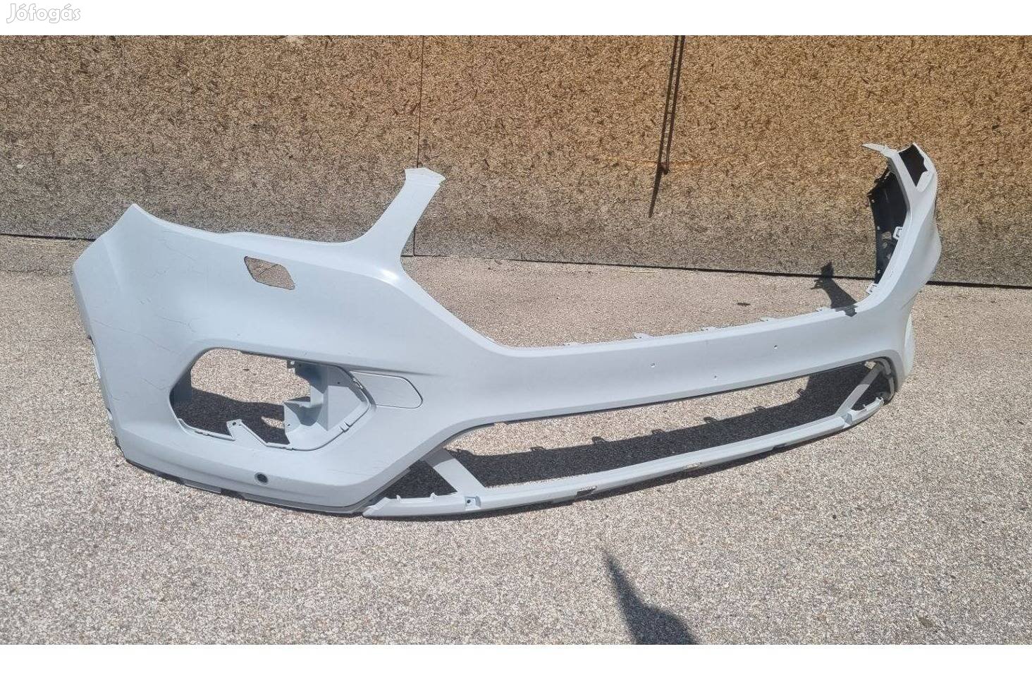 Ford Kuga 2016- Első lökhárító ( mosós radaros )