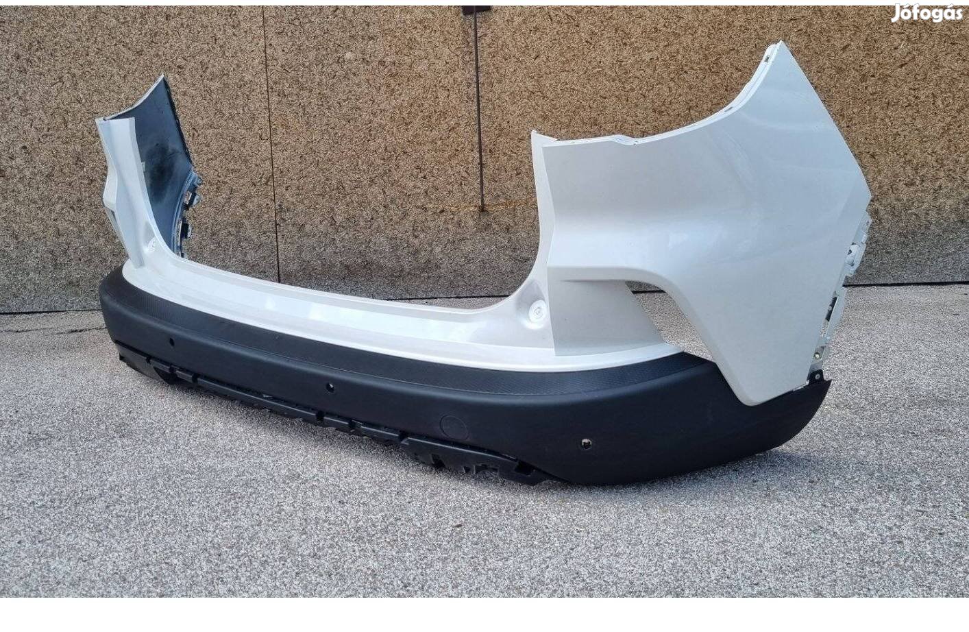 Ford Kuga 2020- Hátsó lökhárító ( 4 radaros )