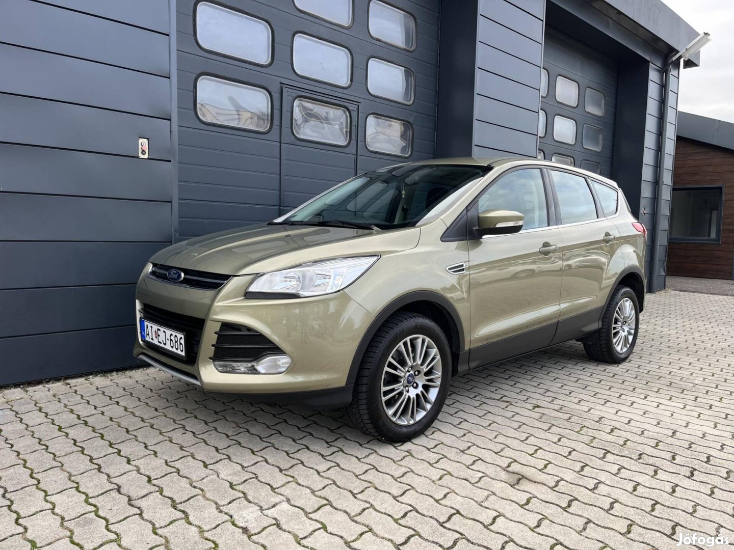 Ford Kuga 2.0 TDCi Titanium 2WD Szervizkönyv /...