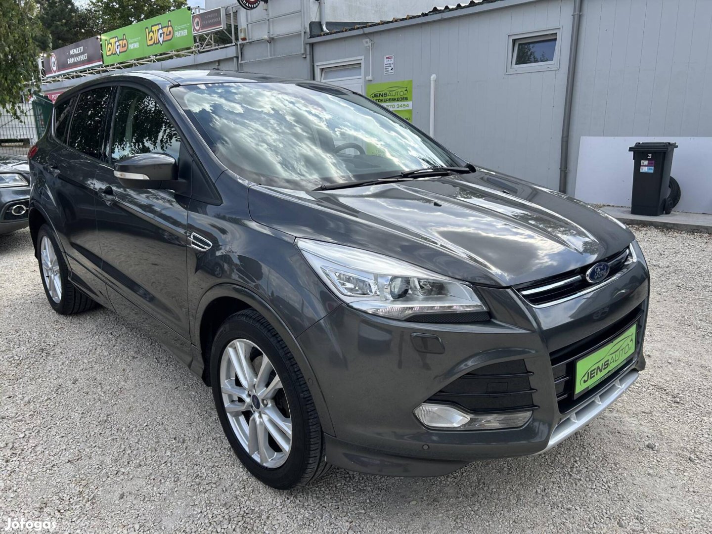 Ford Kuga 2.0 TDCi Titanium Plus Szervizkönyv