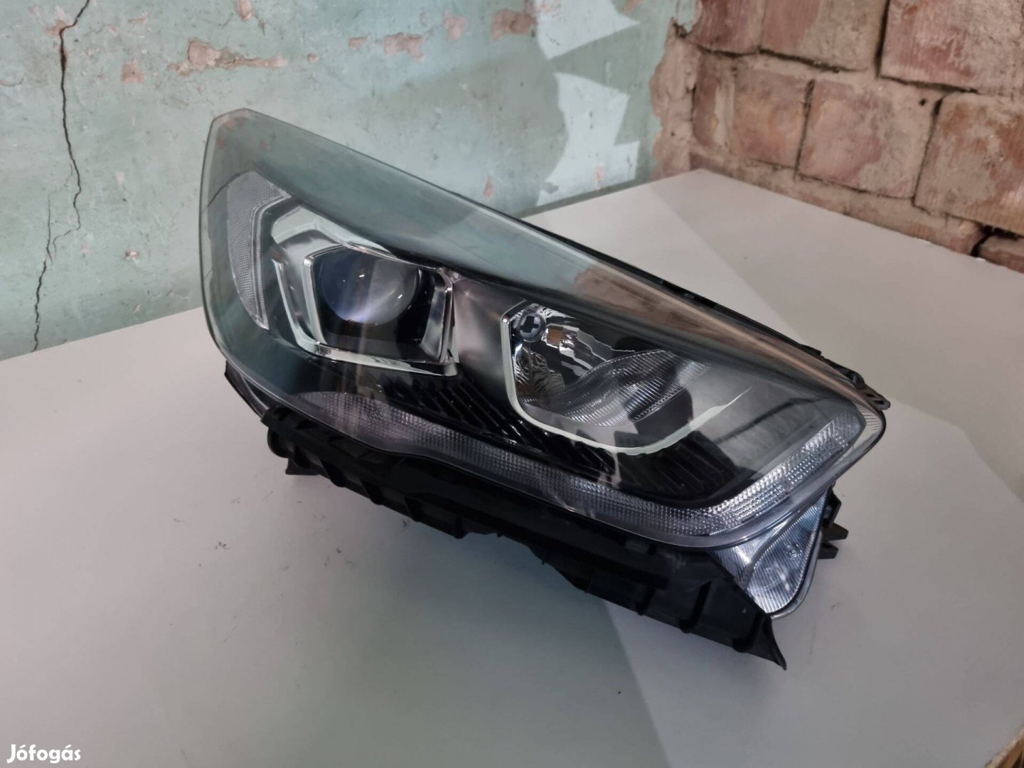 Ford Kuga Jobb első fényszóró lámpa GV41-13W029-FD