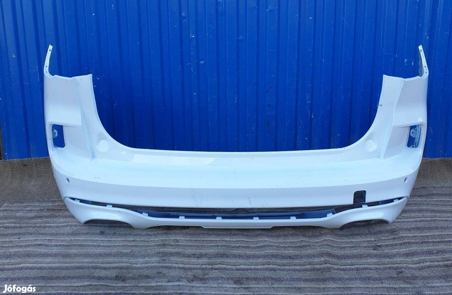 Ford Kuga MK3 3 2020- gyári LV4B-17A894 hátsó lökhárító sérülésmentes