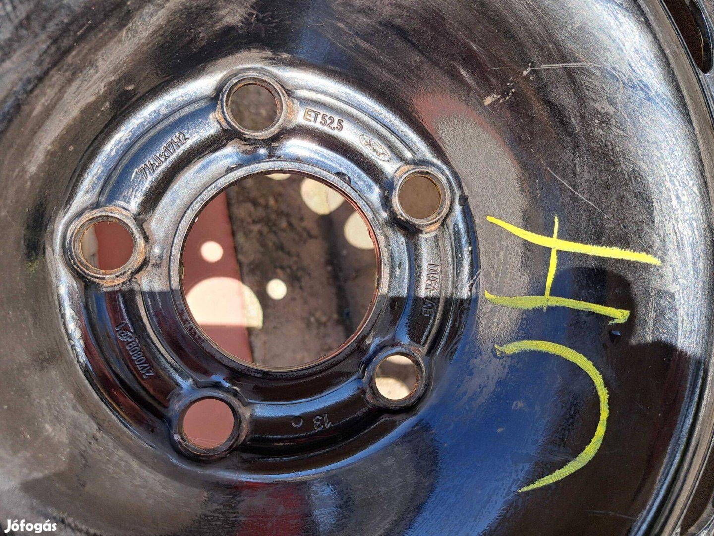 Ford Kuga acélfelnik nyomásszabályozóval