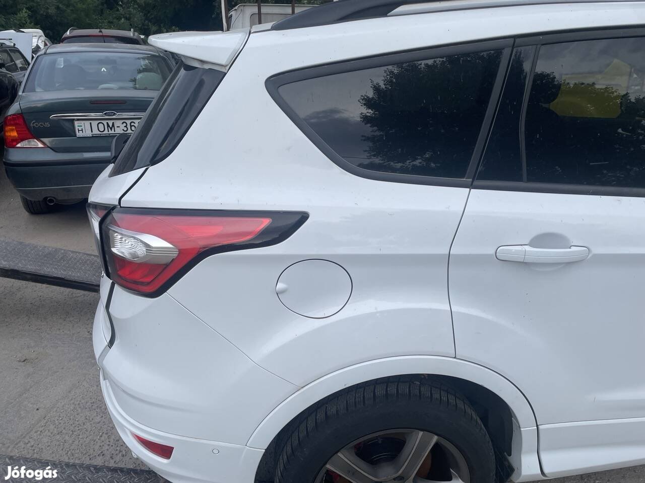 Ford Kuga mk2 jobb hátsó karosszéria negyed 
