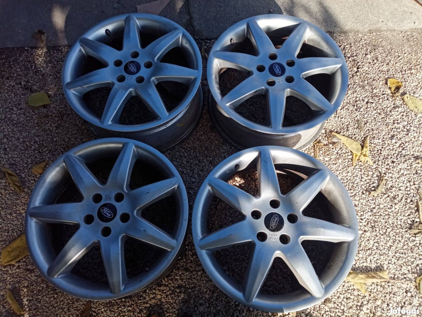 Ford Kuga téligumi alufelnivel eladó