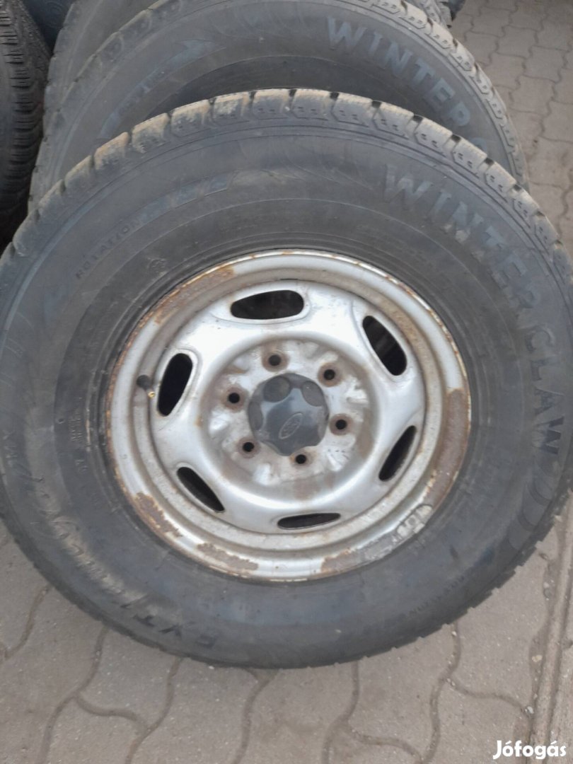 Ford-Mazda 6x139.7-15 felnik gumival