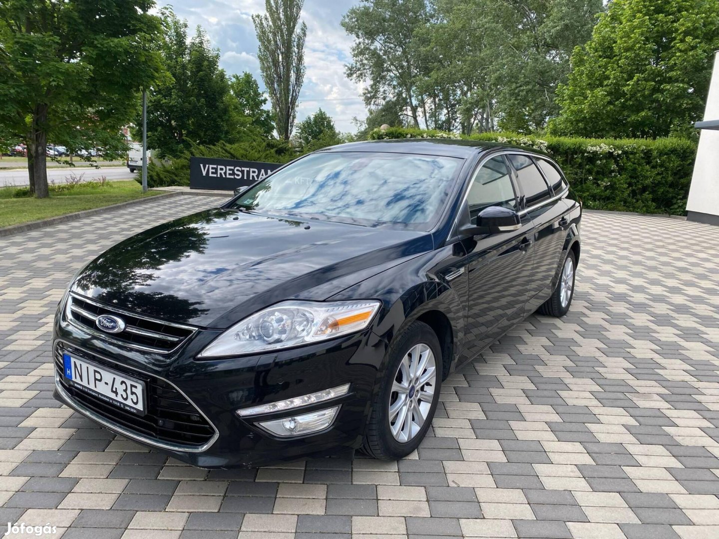 Ford Mondeo 2.0 Ecoboost Titanium-Luxury Powers...