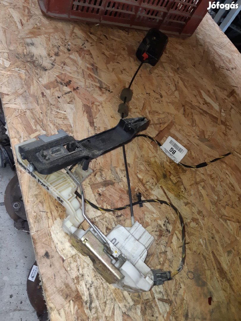 Ford Mondeo III Jobb Első Ajtó Zárszerkezet Központizár