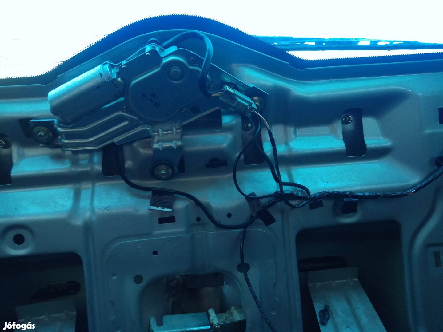 Ford Mondeo III kombi hátsó ablaktörlő motor 