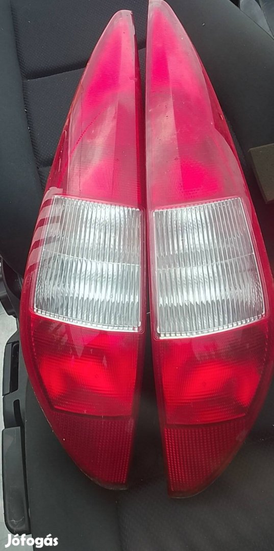 Ford Mondeo III kombi hátsó lámpa 