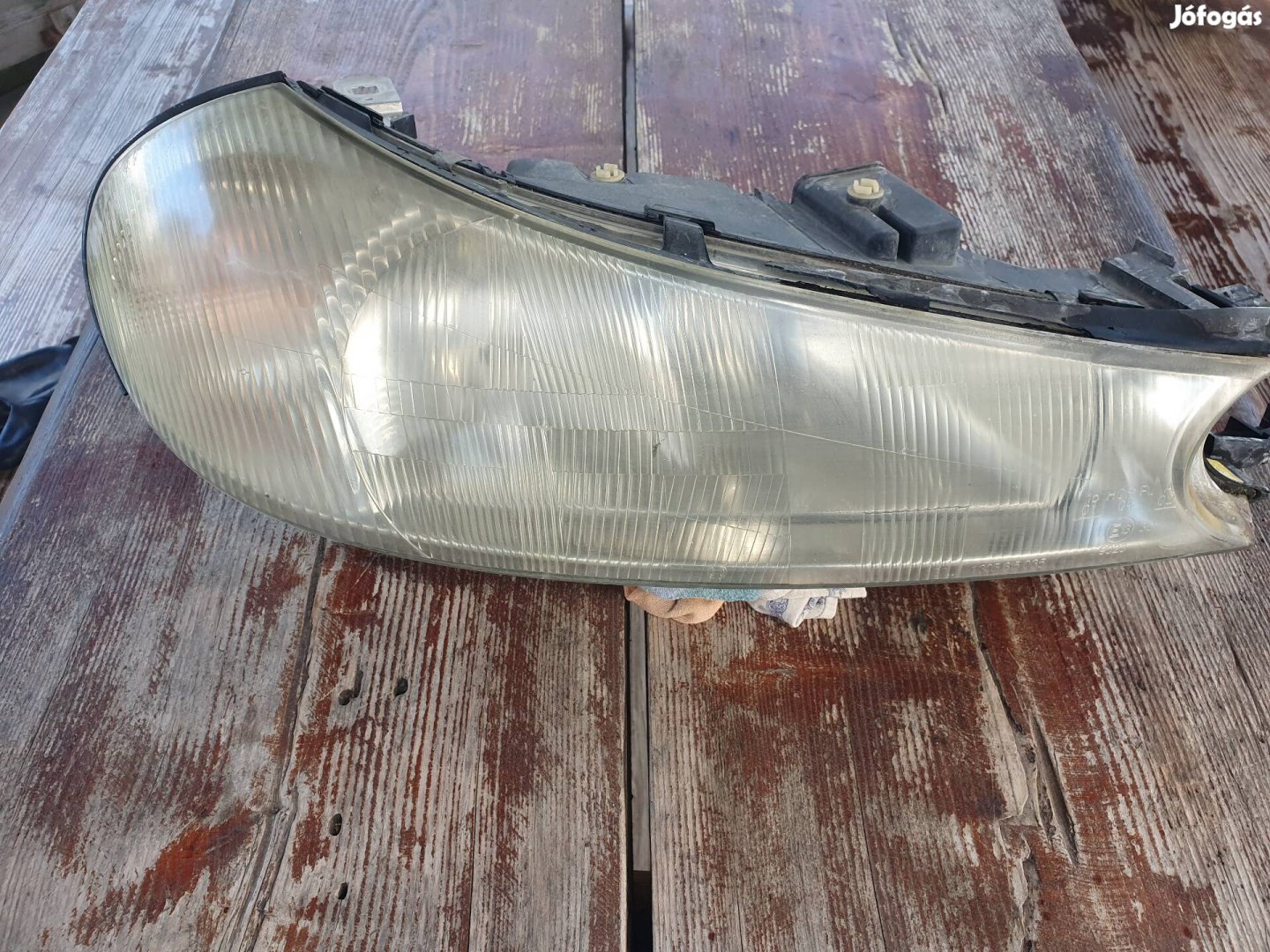 Ford Mondeo II-es jobb első lámpa.