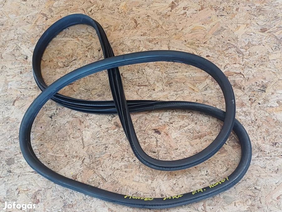 Ford Mondeo Kombi MK4 2006-2014 Jobb Hátsó Ajtókéder Gumi