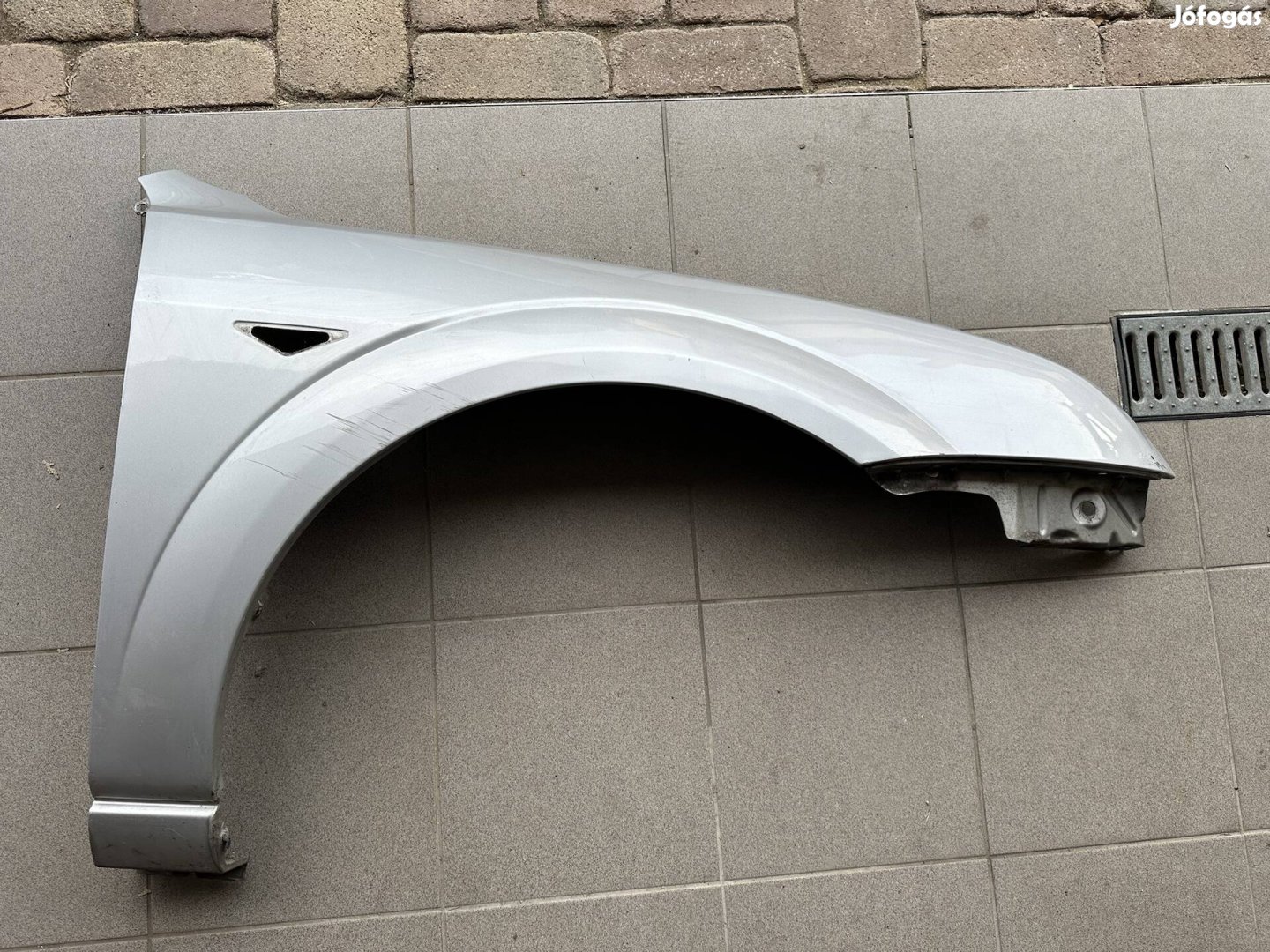 Ford Mondeo MK3 jobb első sárvédő ezüst metál