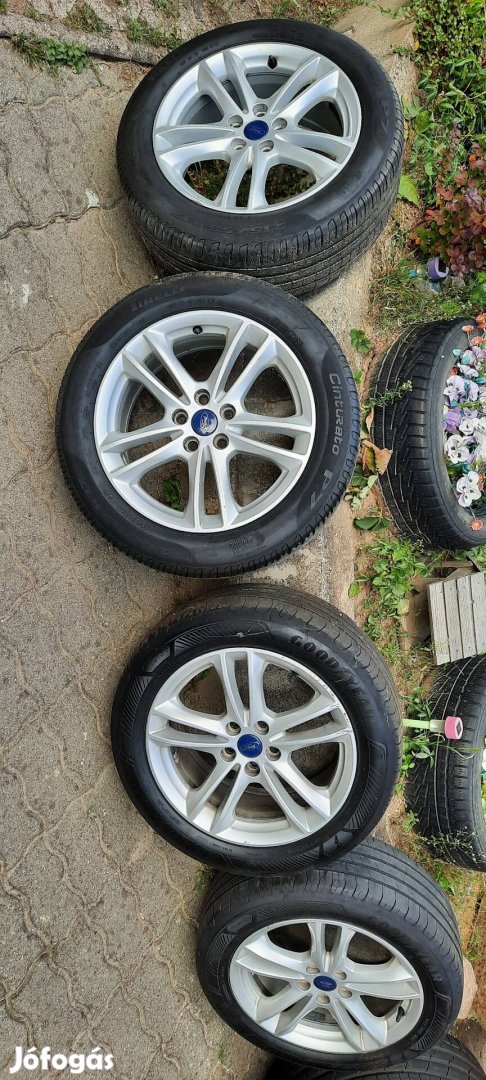 Ford Mondeo MK5 gyári alufelni garnitura 17x7.5 5x108 