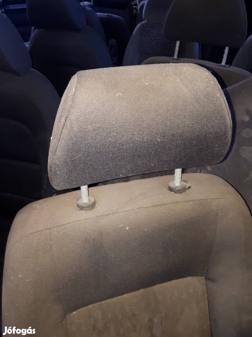 Ford Mondeo Mk3, 2001 első fejtámla 
