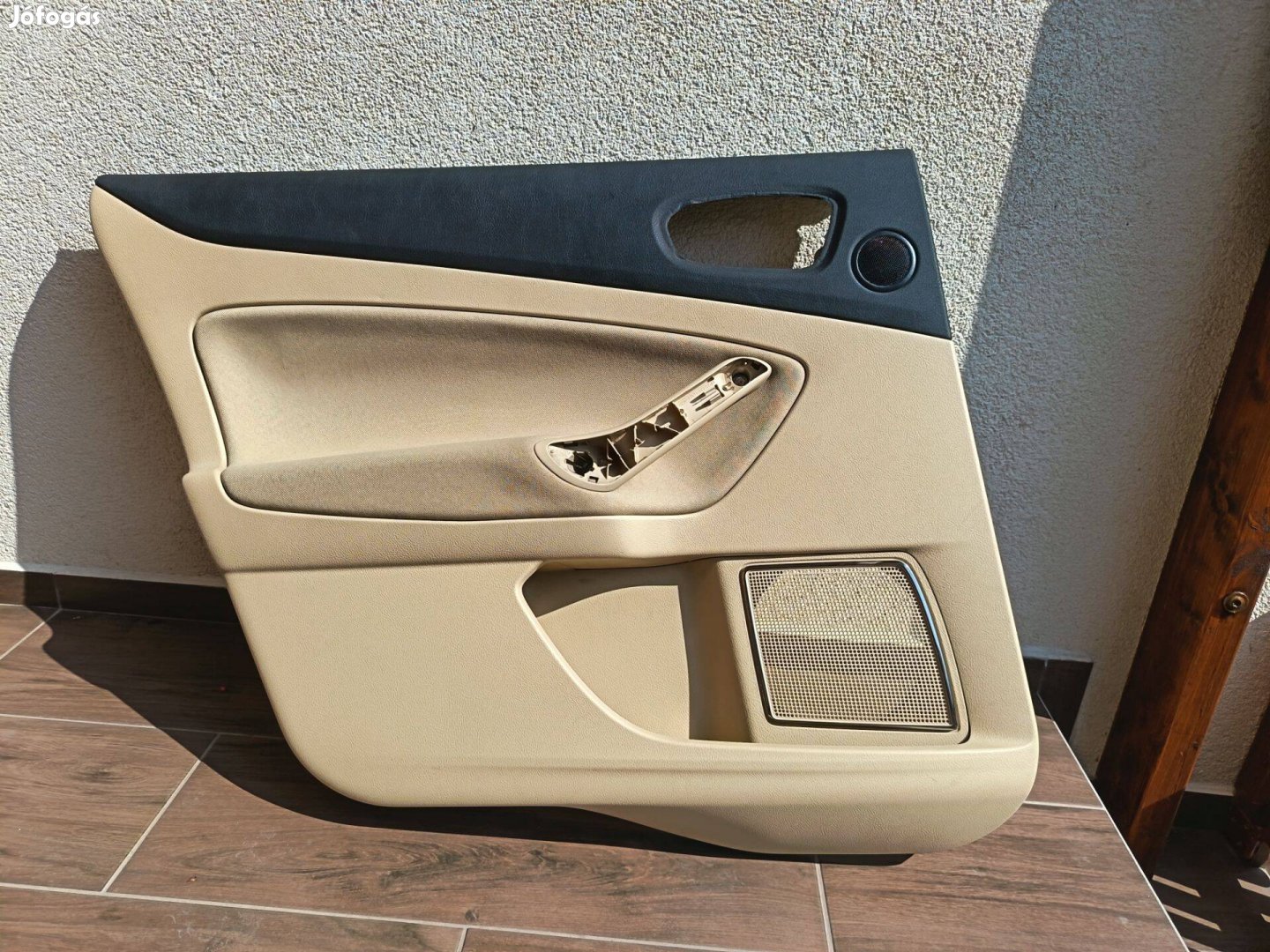 Ford Mondeo Mk4, bézs színű ajtókárpitok, könyöklő, ablakemelő Eladó
