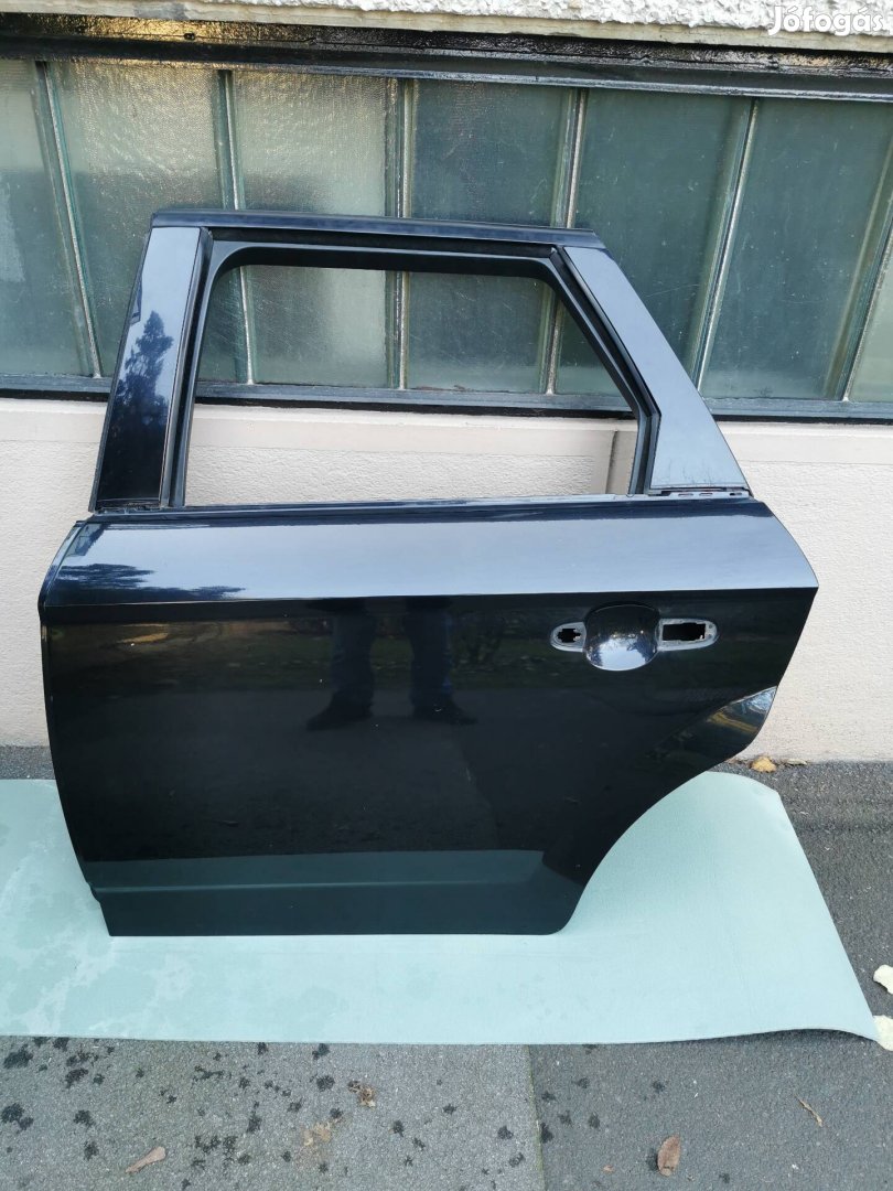 Ford Mondeo Mk4 kombi hátsó ajtó fekete