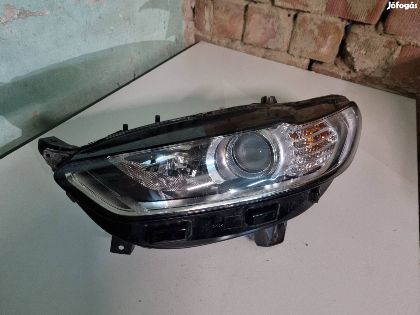 Ford Mondeo Mk5 Bal első fényszóró lámpa DS73-13W030-AE