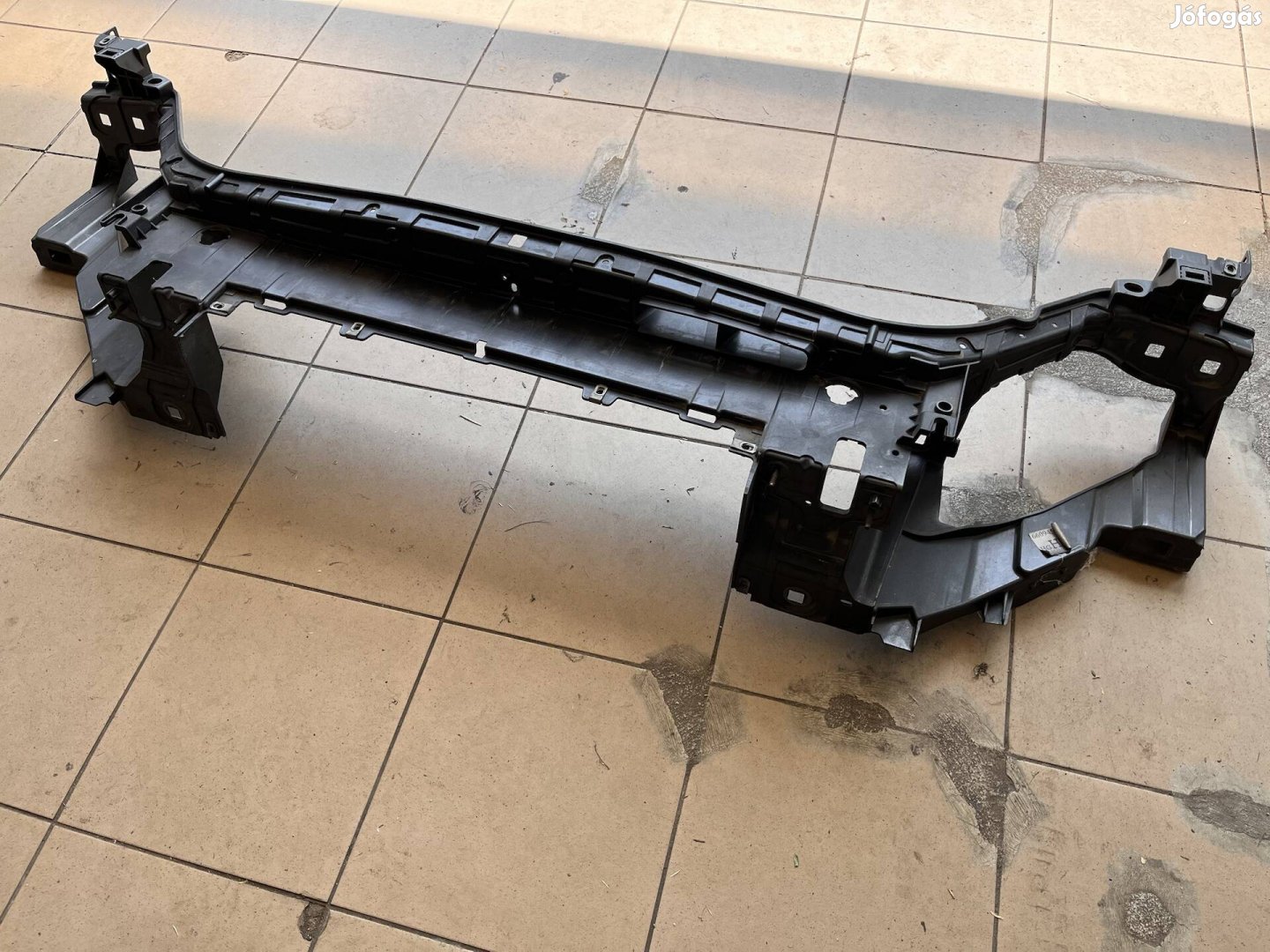 Ford Mondeo Mk5 homlokfal zárhíd
