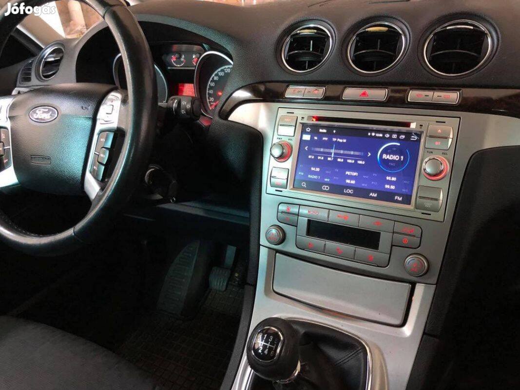 Ford Multimédia Carplay Android GPS Rádió Fejegység Tolatókamerával