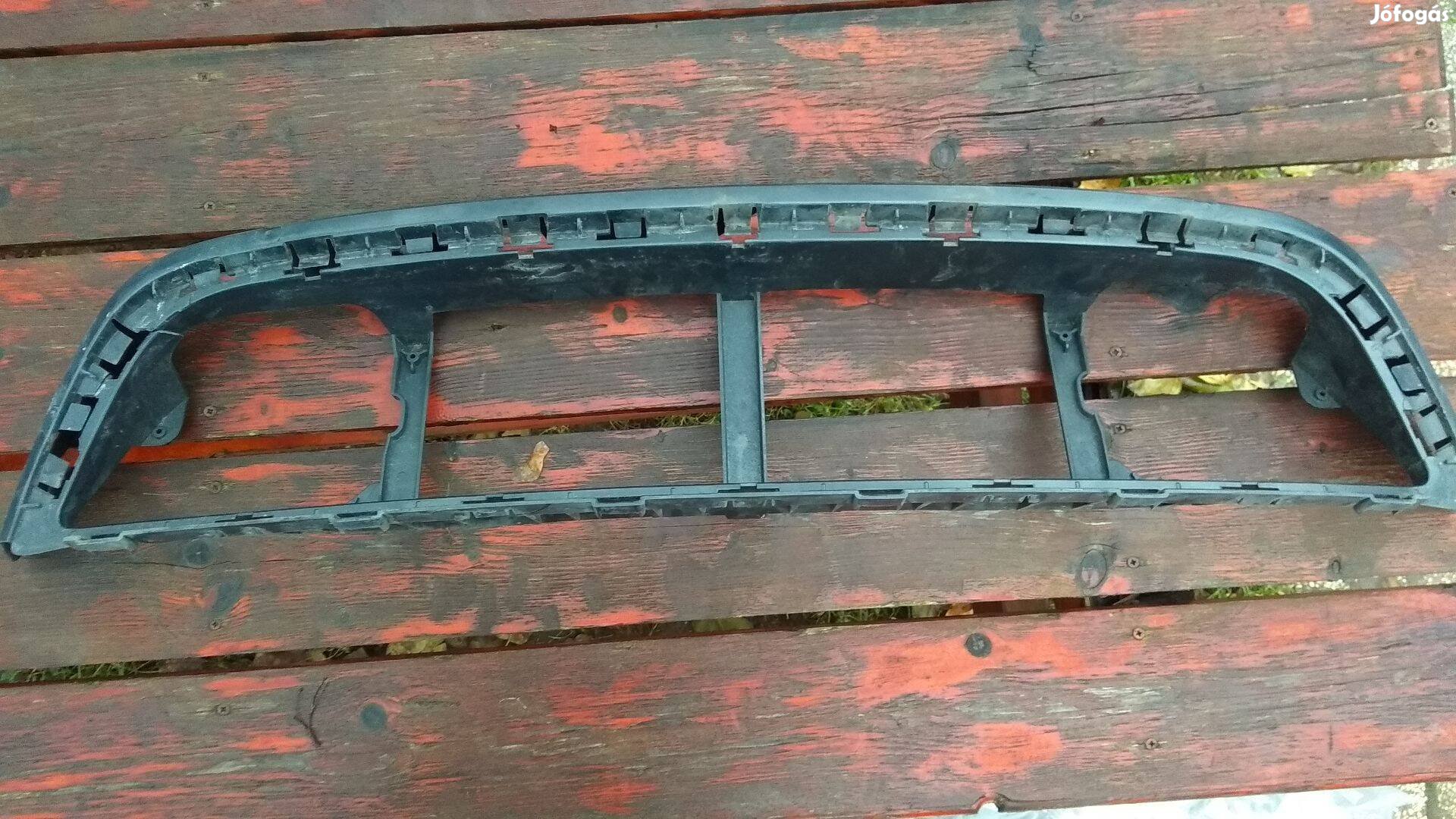 Ford Mustang S197 Hűtőrács grill ház enyhén sérült