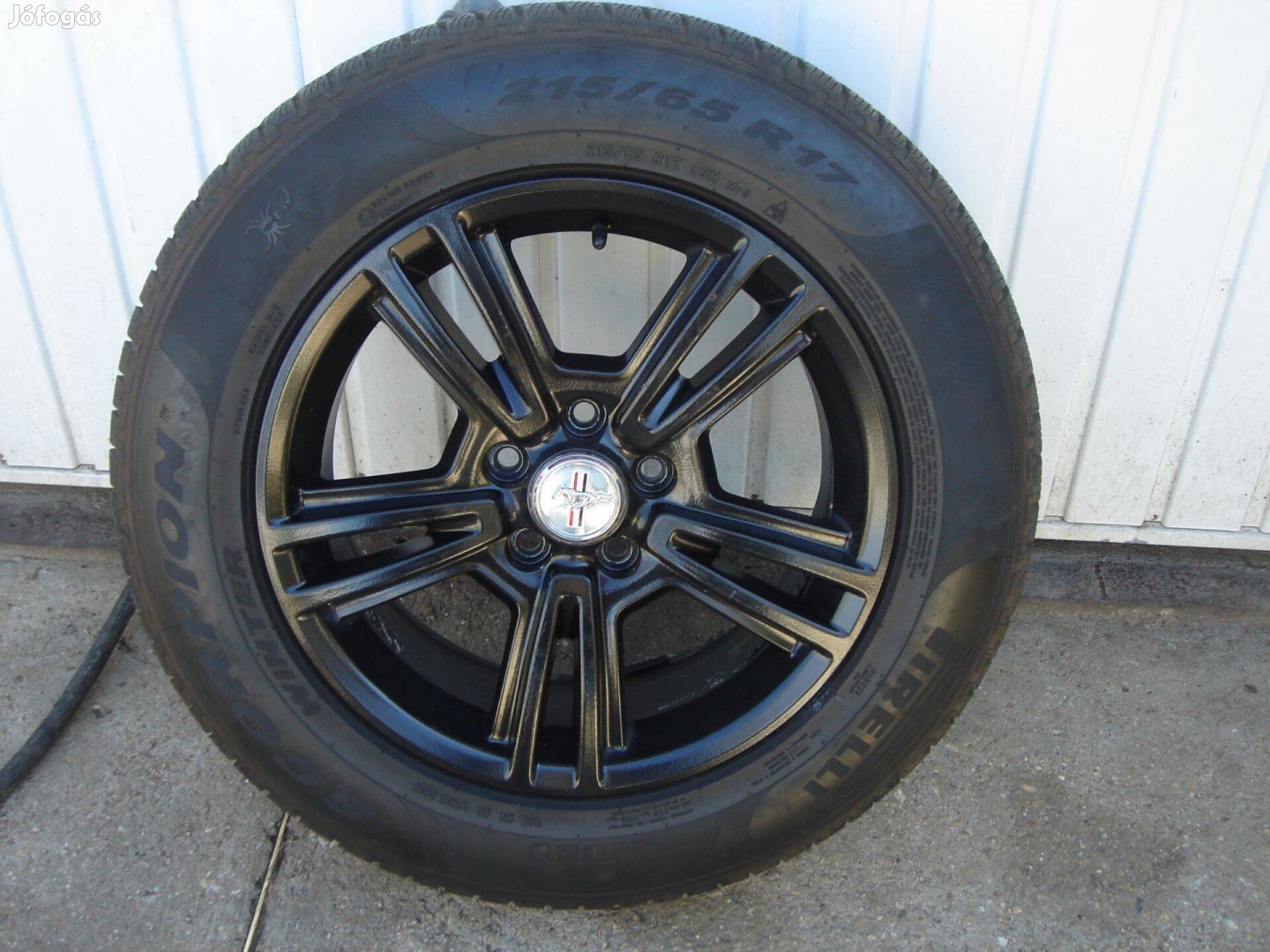 Ford Mustang gyári alufelni garnitúra,téli gumival