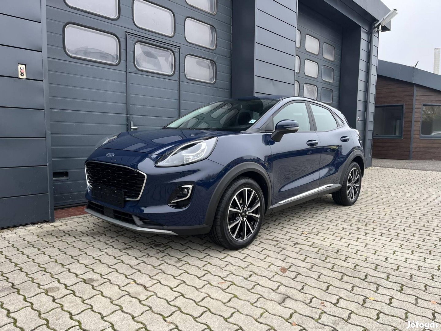 Ford Puma 1.0 Ecoboost Titanium DCT Szervizköny...