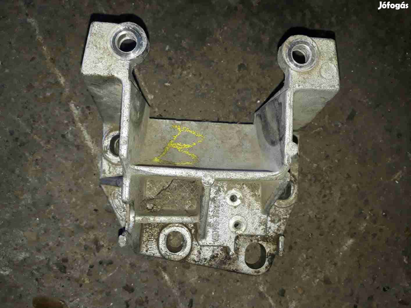 Ford Puma Bal Motortartó Bak