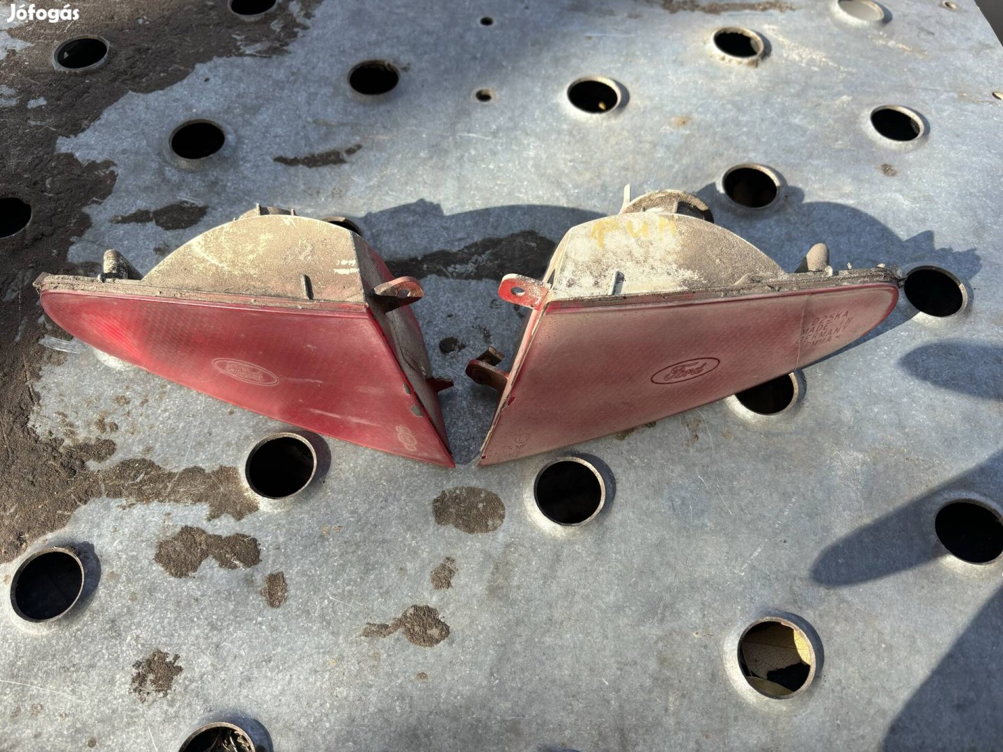 Ford Puma lökhárító lámpa prizma pár 