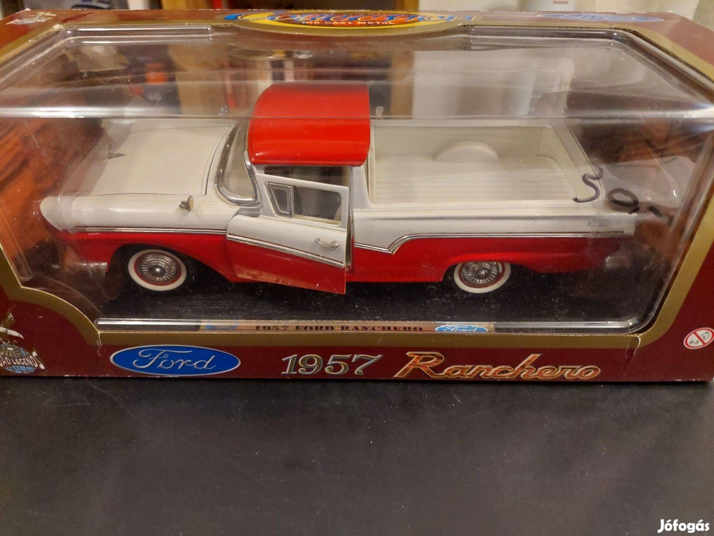 Ford Ranchero 1957 1:18 Road Legends