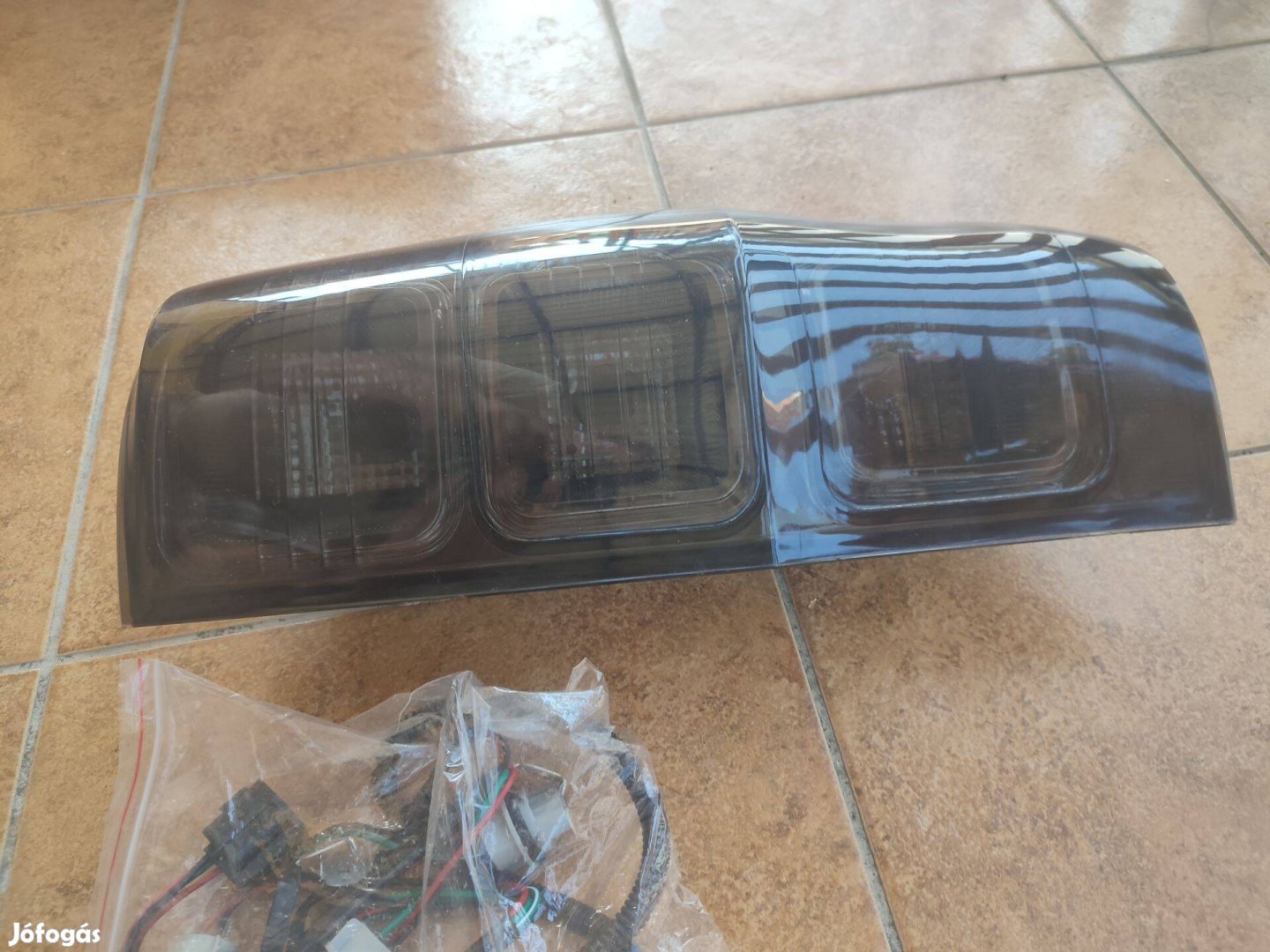 Ford Ranger / Raptor utángyártott bal hátsó lámpa