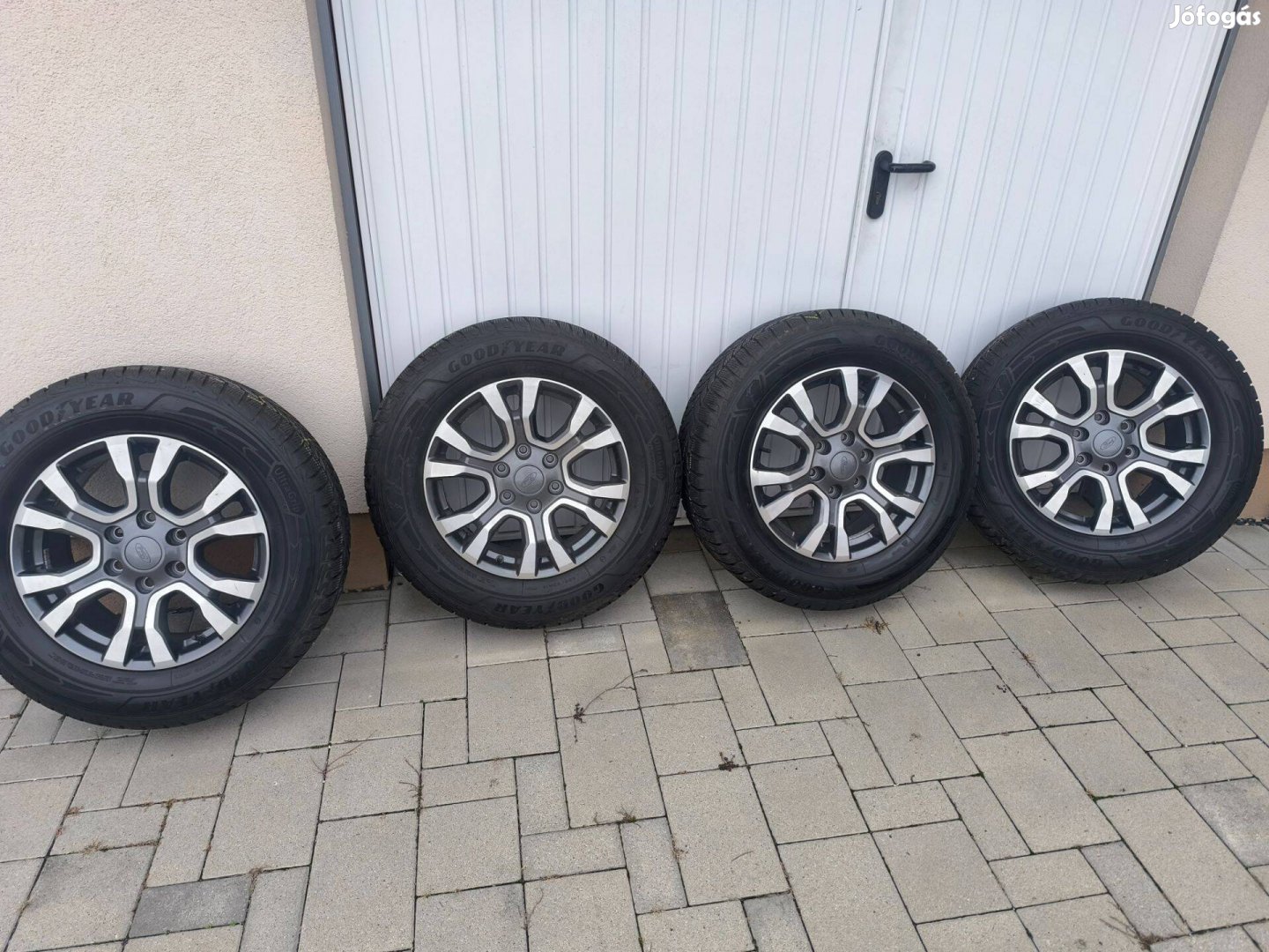 Ford Ranger alufelni téli gumival