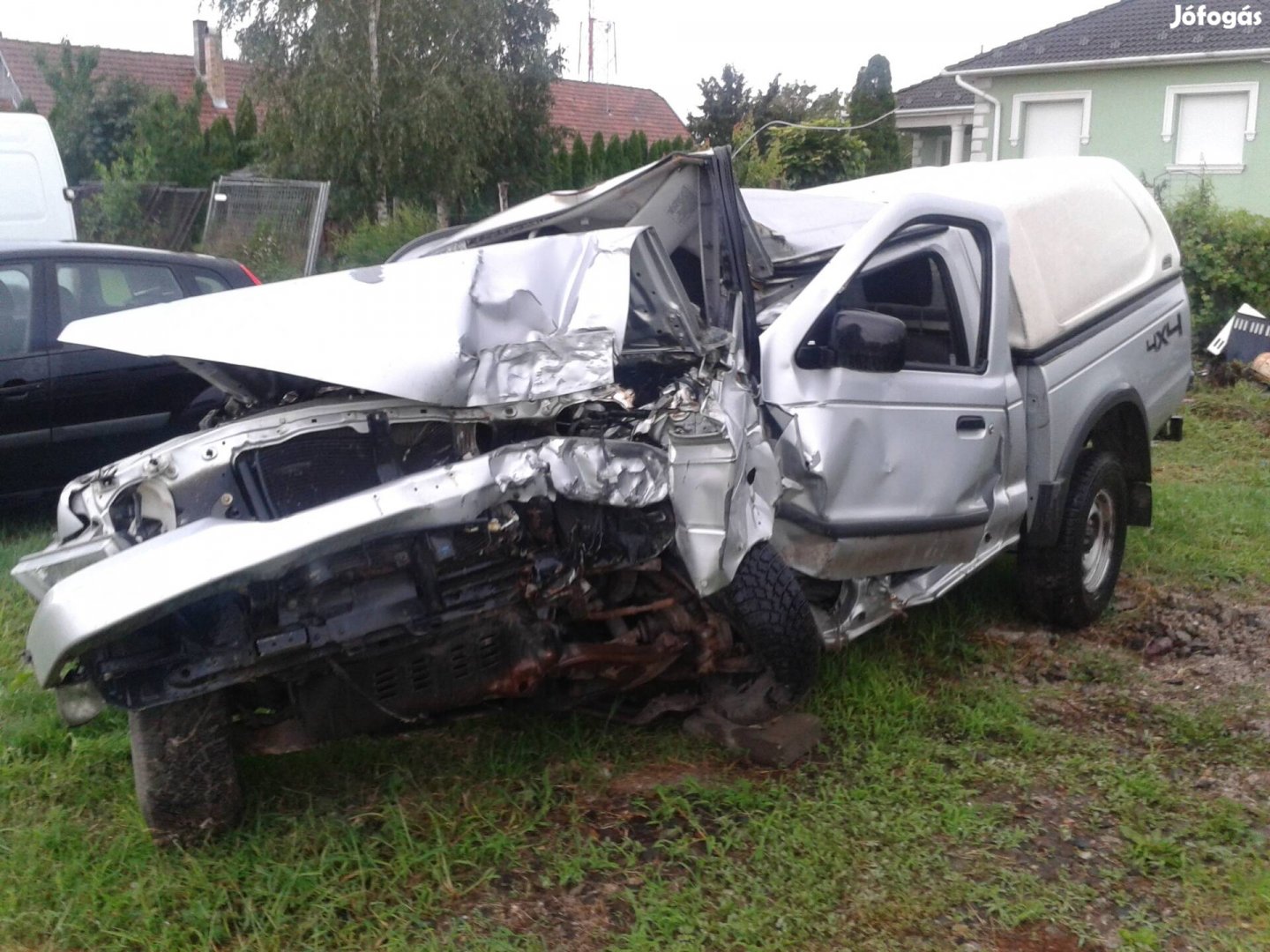 Ford Ranger és Mazda B2500 bontott alkatrészek eladók.