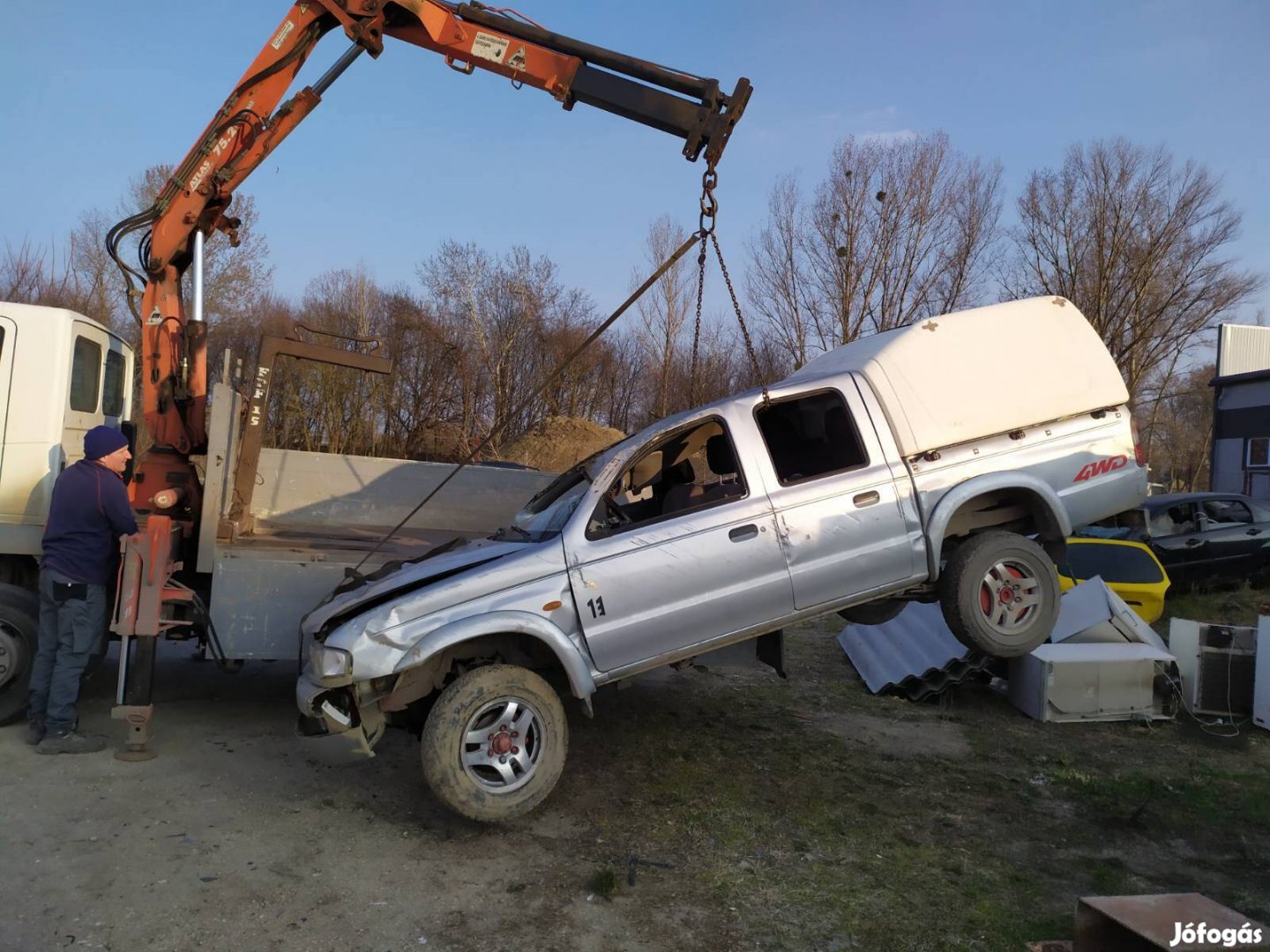 Ford Ranger és Mazda B2500 bontott alkatrészek eladók. 