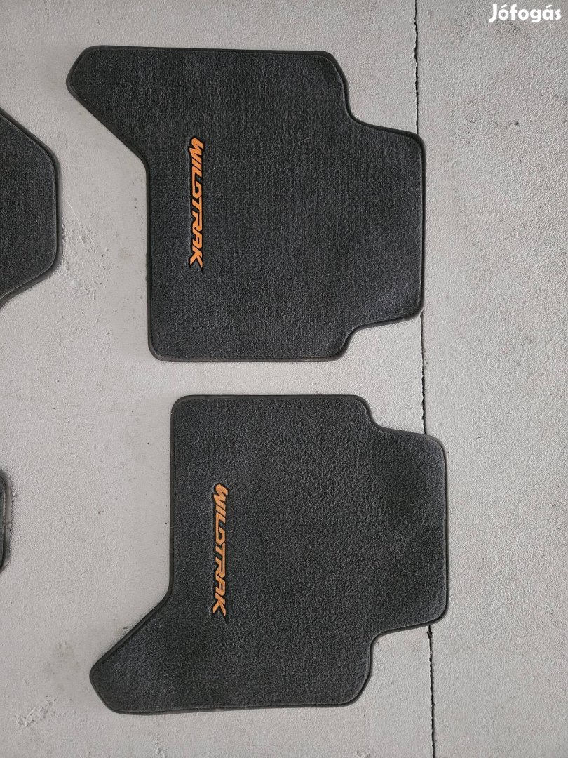 Ford Ranger prémium fekete velúr szőnyeg