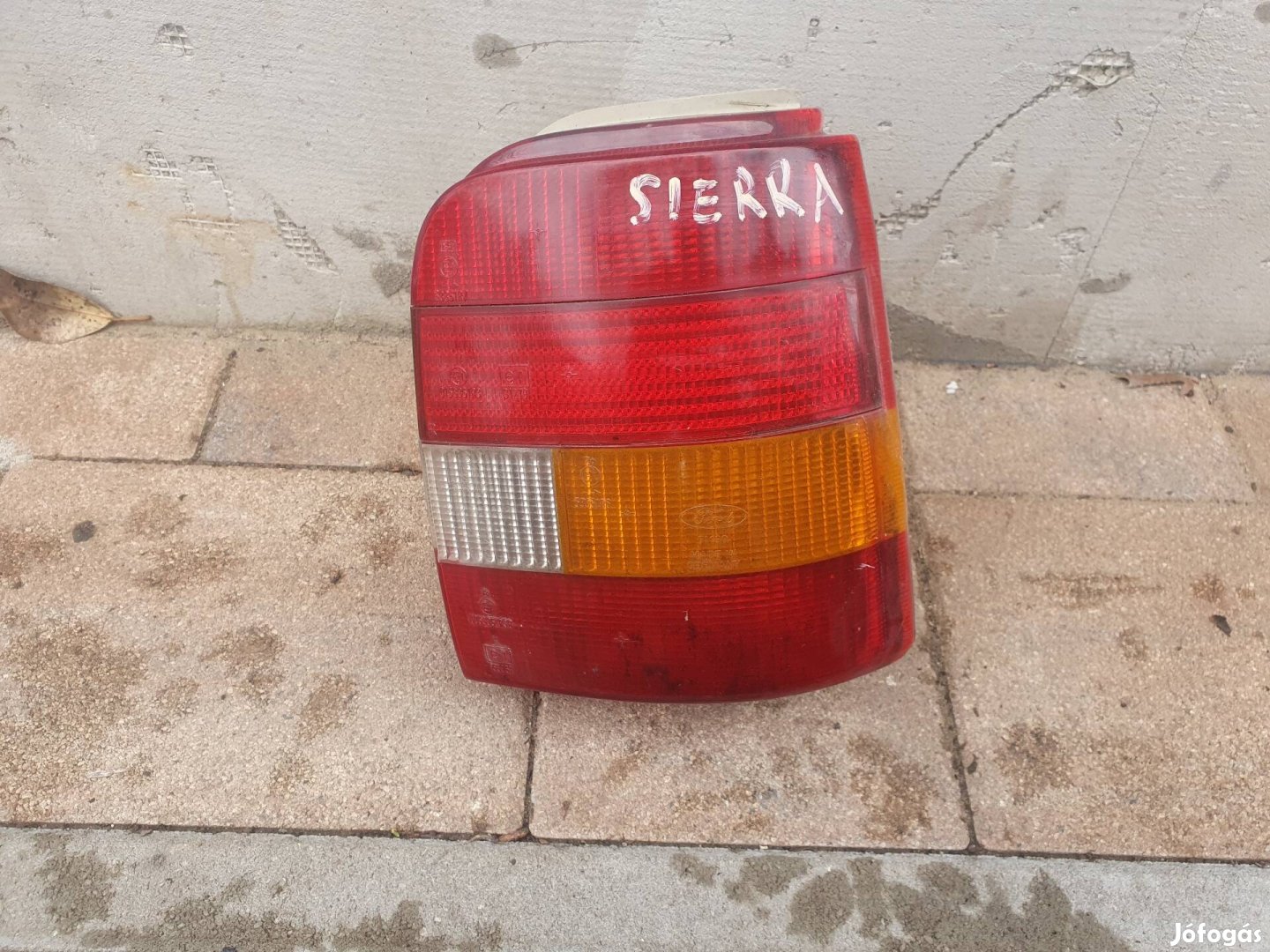 Ford Sierra kombi jobb hátsó lámpa.