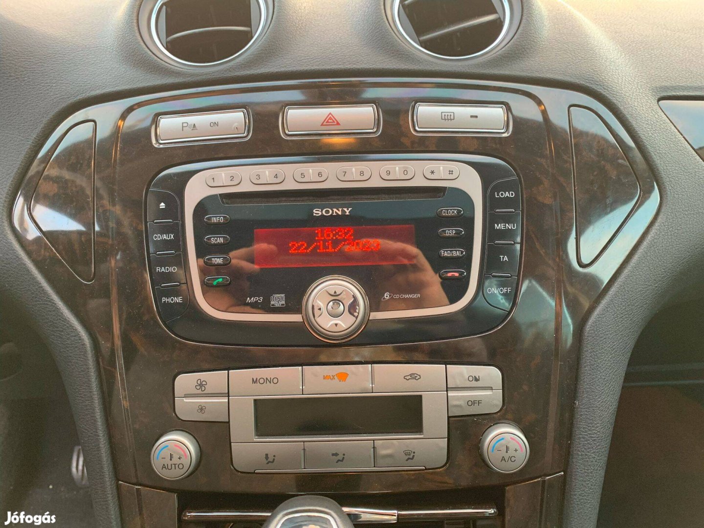 Ford Sony Cd táras 6 lemezes fejegység MP3 lejátszás