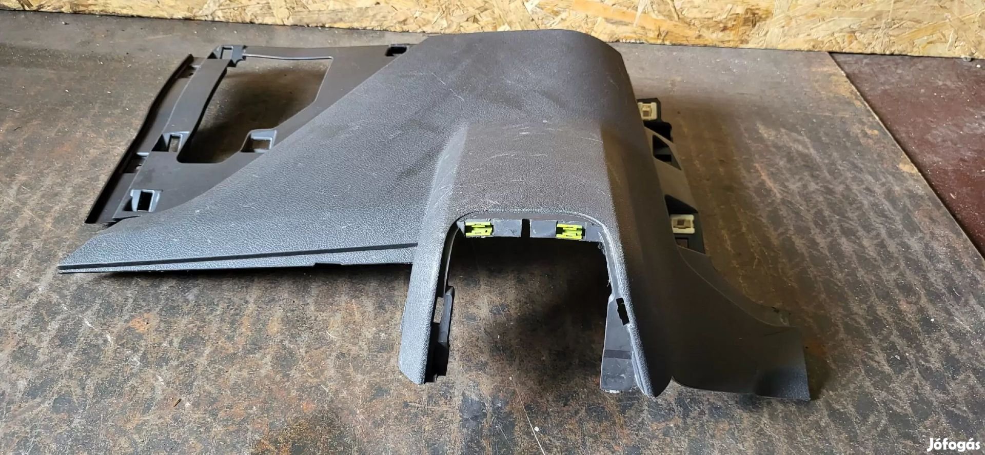 Ford TRANSIT custom 12- VÁTÓSZOKNYA középső alá MŰANYAG