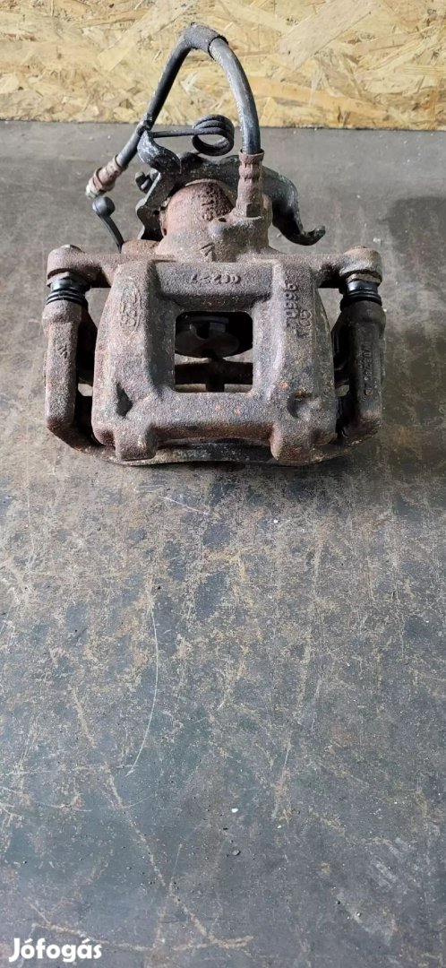 Ford TRANSIT custom 12- jobb hátsó 16 féknyereg csúszka