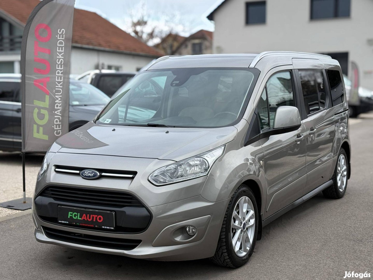 Ford Tourneo Connect L2 Titánium (7 személyes)....