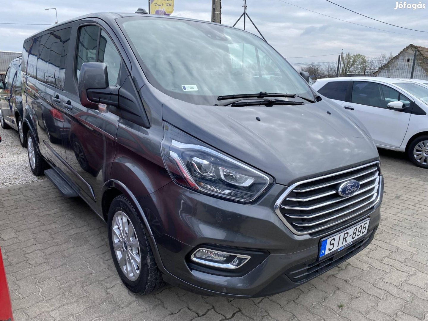 Ford Tourneo ..