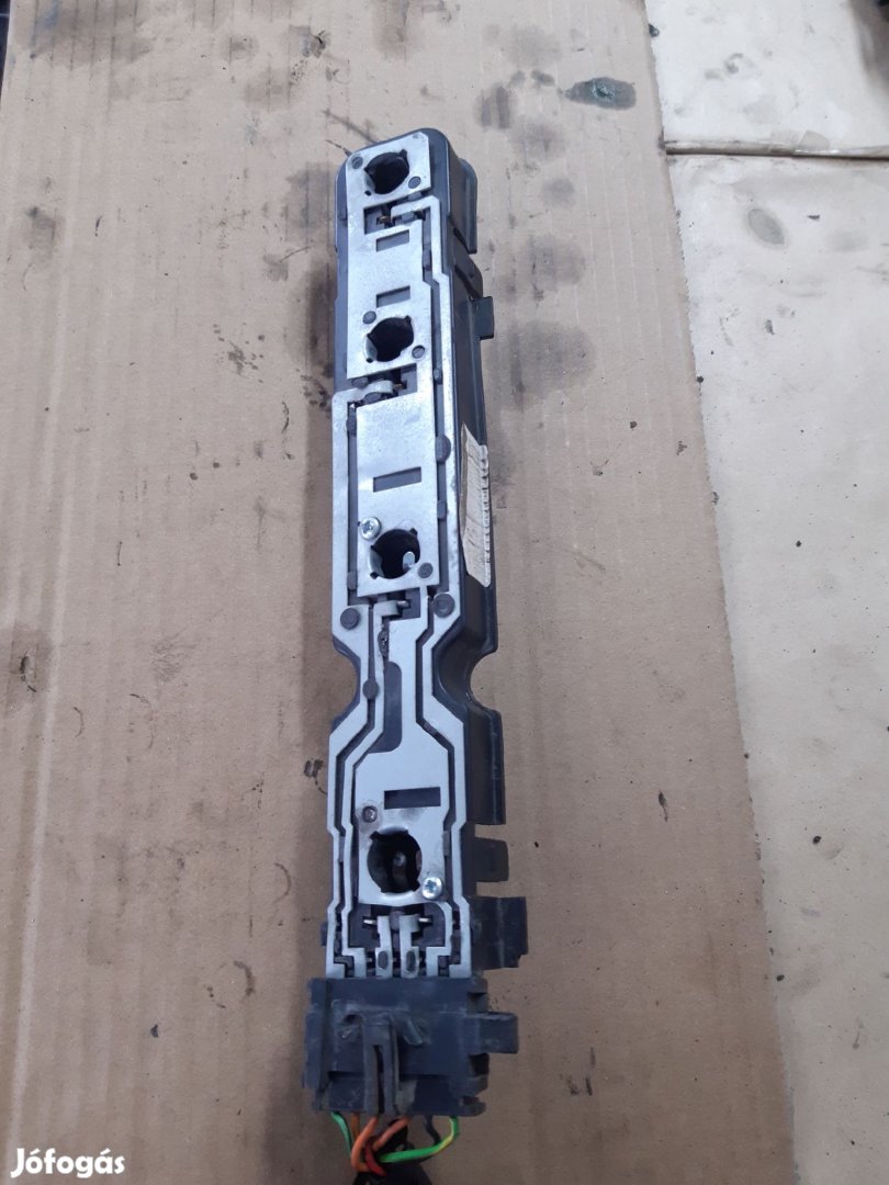 Ford Transit 00-06 Bal Hátsó Lámpa Foglalat