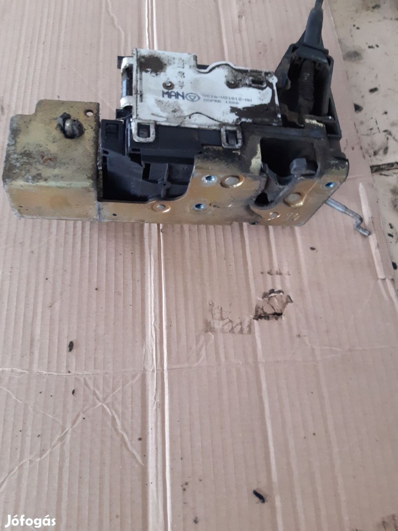 Ford Transit 00-06 Jobb Első Ajtó Zárszerkezet