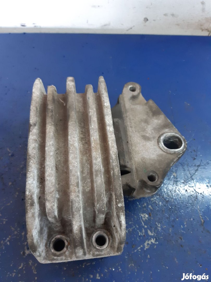 Ford Transit 00-06 Motortartó Bak