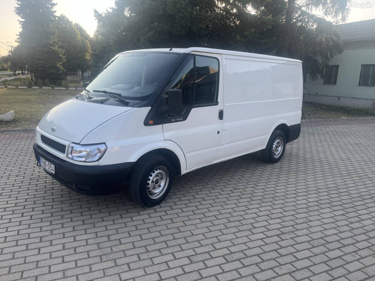 Ford Transit 2.0 DI 300 L TDE Újszerű állapotban