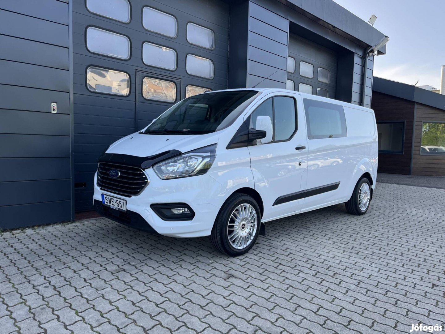Ford Transit 2.0 TDCi 330 LWB Trend (6 személye...