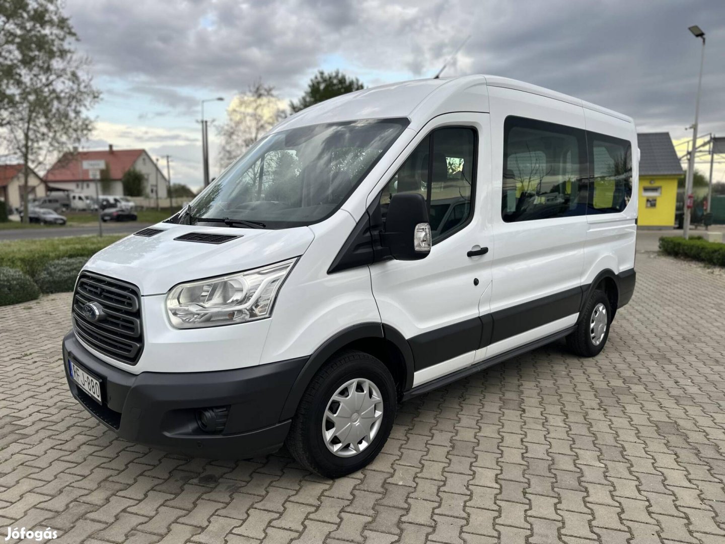 Ford Transit 2.0 TDCi 350 L2H2 Trend (9 személy...